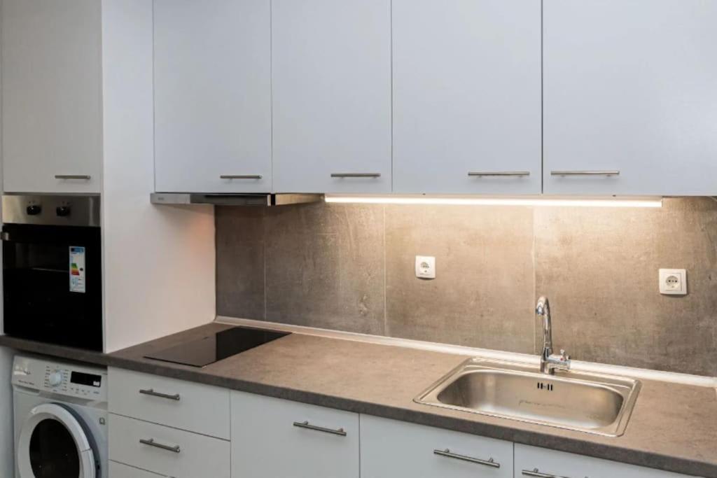 Cozy Apartment Central Atenas Exterior foto